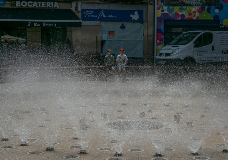 極端な気温が不登校にあたえる影響